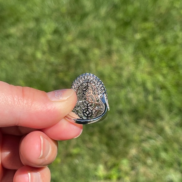 Tanzanite and white zircon floral ring - Picture 5 of 7